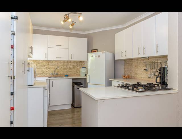 3 BEDROOM TOWNHOUSE FOR SALE IN SONNEGLANS